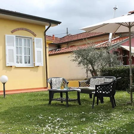 Lunigiana - Casa Anita Con Giardino Appartamento